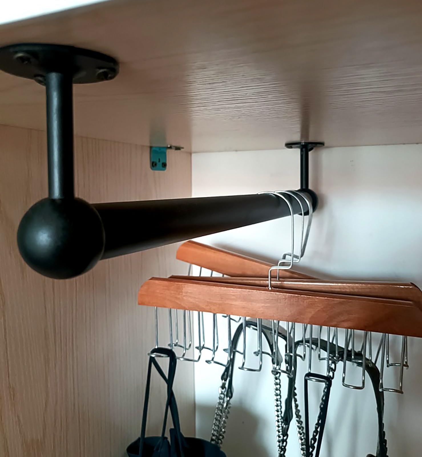 Closet Hanging Rod & Wall/Ceiling Bracket